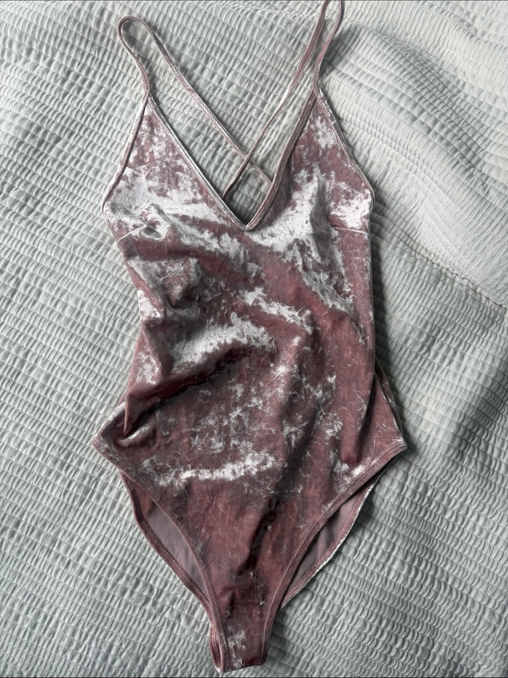 Forever 21 Crushed Velvet V-Neck Bodysuit - Mauve